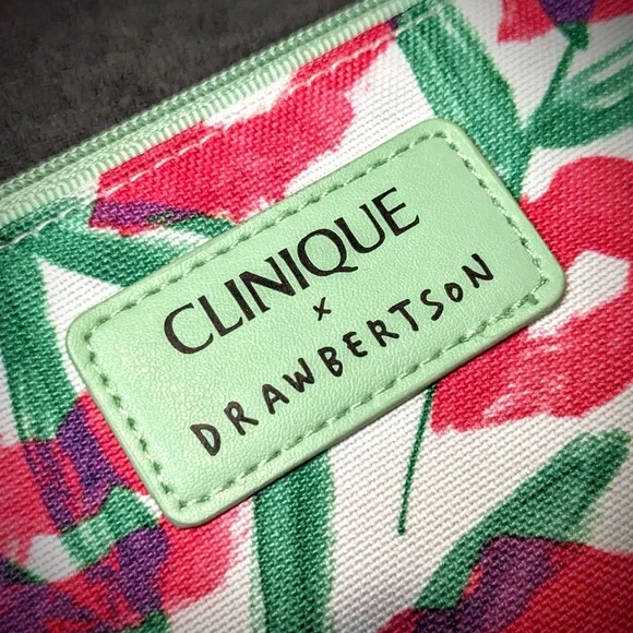 Clinique Green and Red Floral Tote with Pouch - Picture 4 of 4